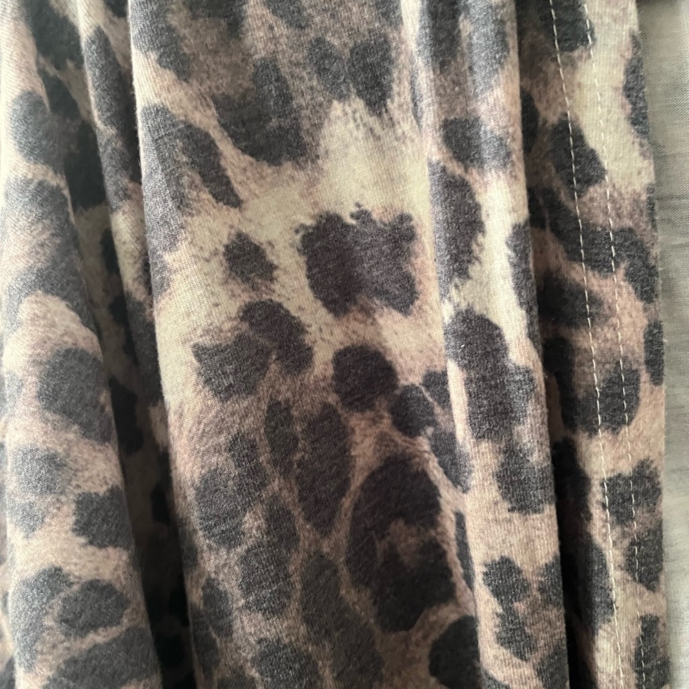 5X Glitzy Girlz Cozy Chic Leopard Print Cardigan - Picture 4 of 6
